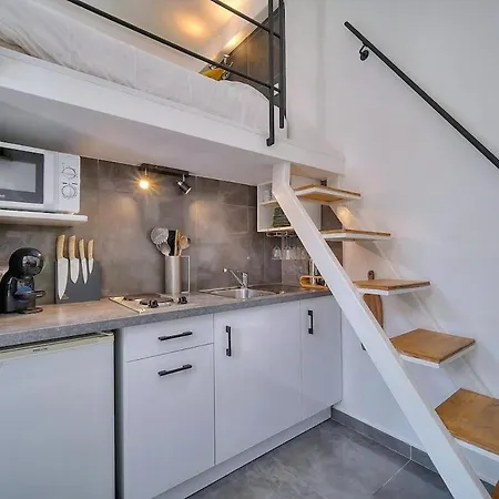 Laurette Mezzanine - 500m From The *