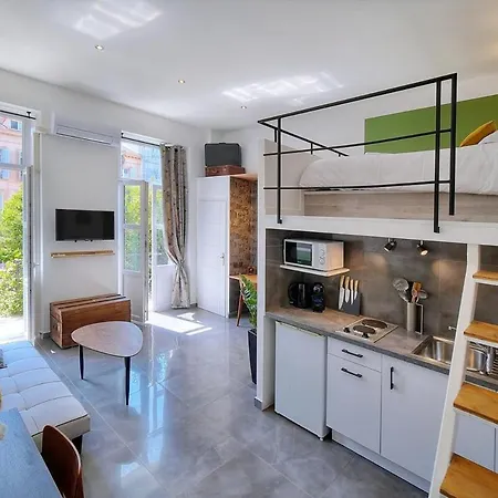 Laurette Mezzanine - 500m From The